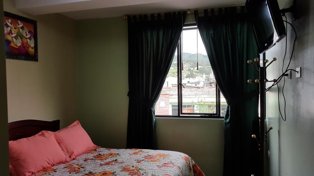 Hostal Los Lirios Loja Exteriér fotografie