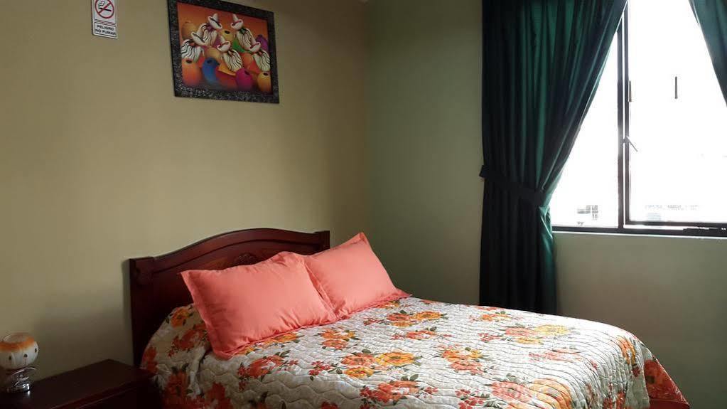 Hostal Los Lirios Loja Exteriér fotografie