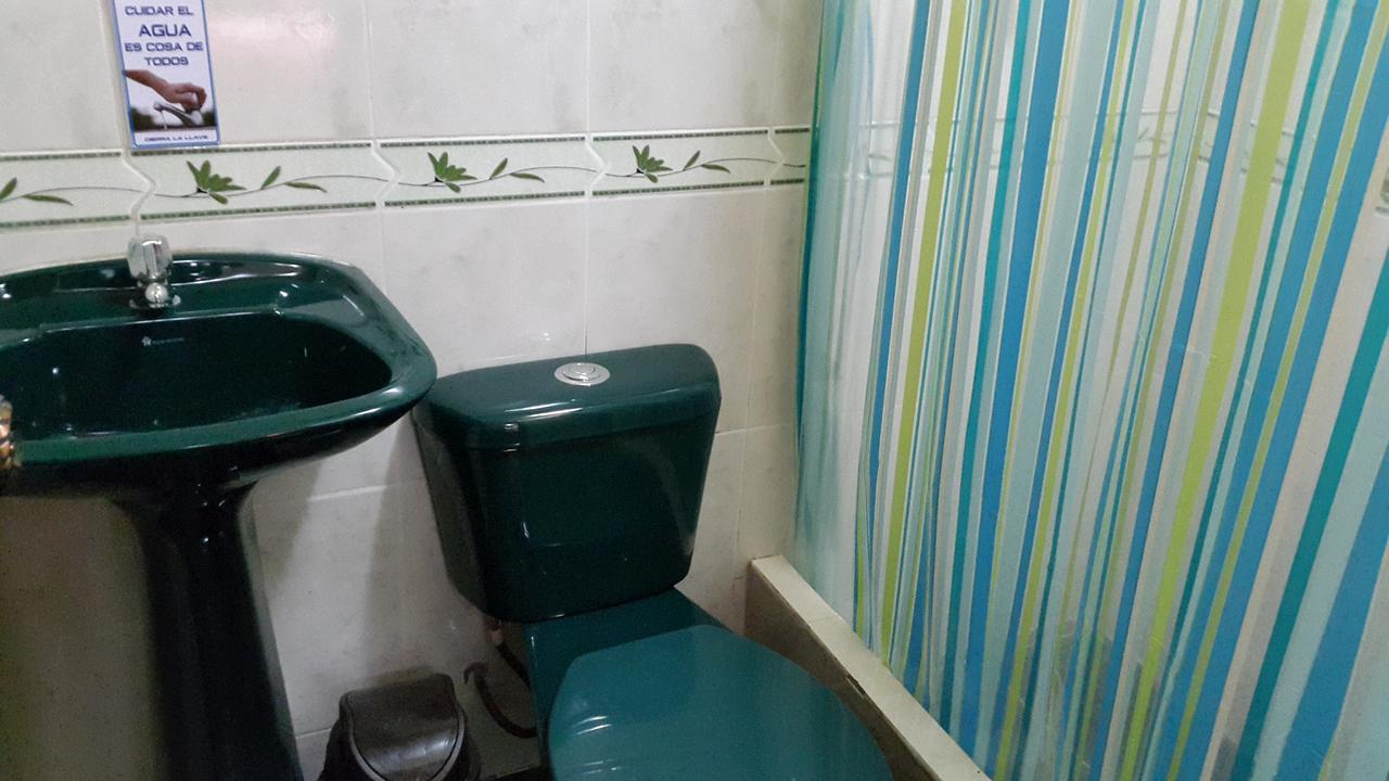 Hostal Los Lirios Loja Exteriér fotografie