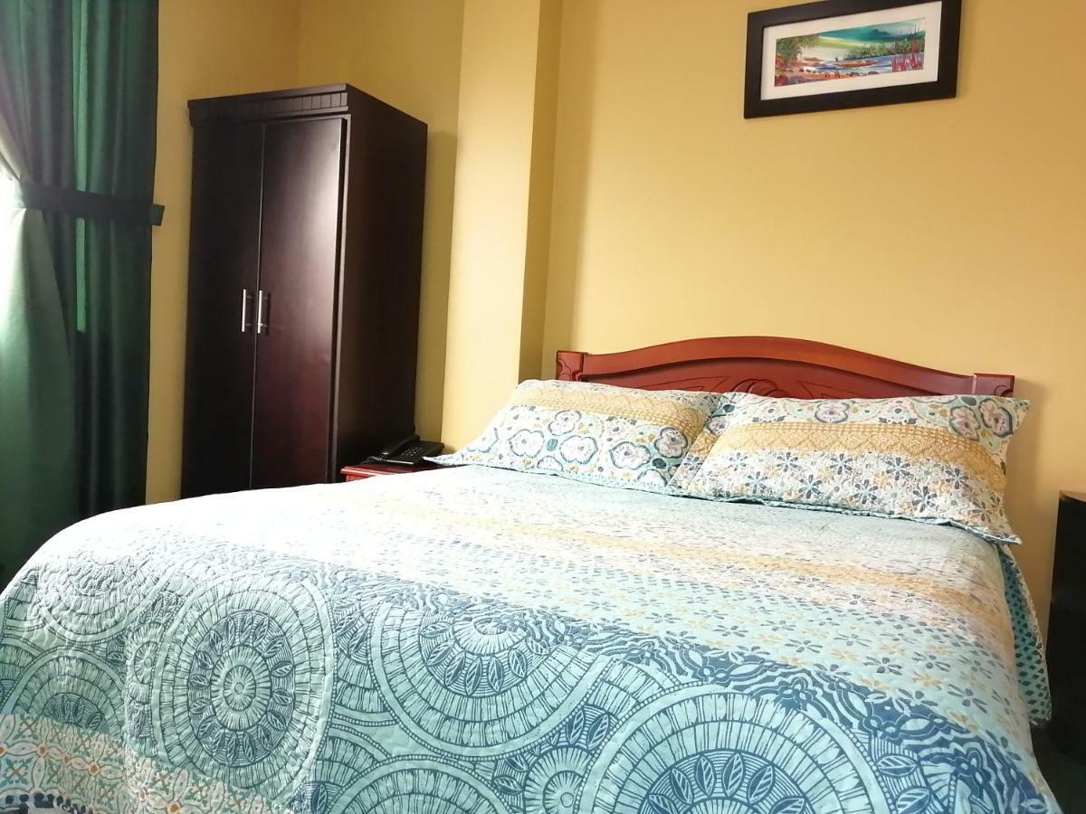 Hostal Los Lirios Loja Exteriér fotografie